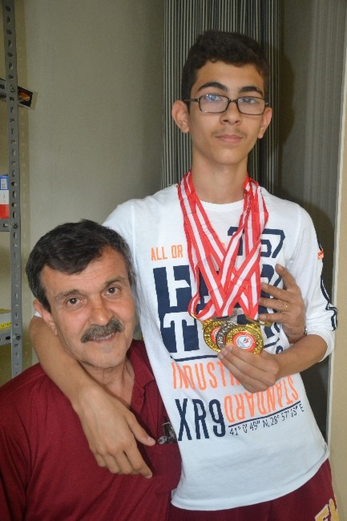 8. Sınıf Öğrencisi Egehan Karabulut Atletizm Yarışmalarında Madalyaları Topladı