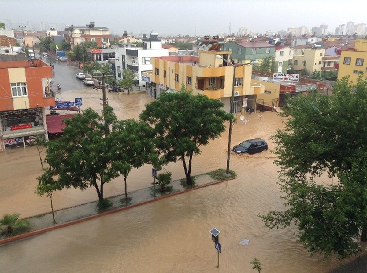 Adana Sular Altında