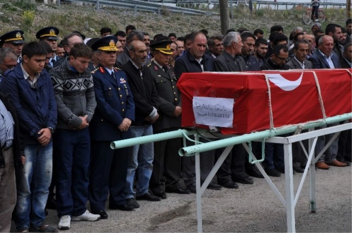 Afganistan\'da Ölen Türk İşçi Son Yolculuğuna Uğurlandı