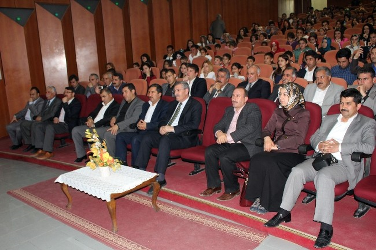 Ağrı\'da "Masallarla Büyüyoruz" Projesi