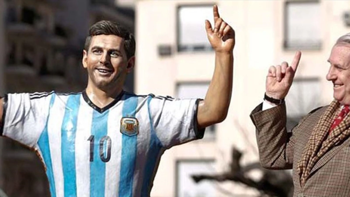 Arjantin\'in Buenos Aires Kentinde Messi\'nin Heykeli Dikildi