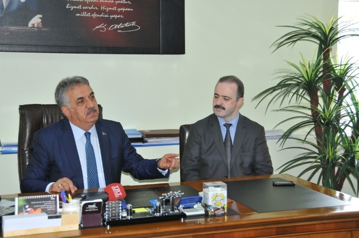Hayati Yazıcı\'dan Van Büyükşehir Belediye Başkanına Tepki