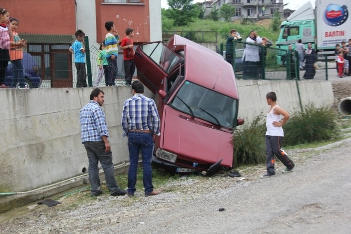 Bartın\'da Trafik Kazası: 1 Yaralı