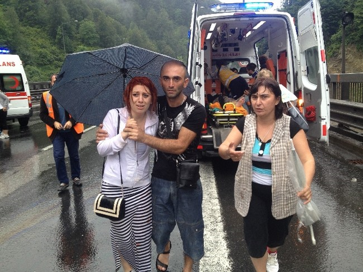 Bolu Dağında Trafik Kazası: 1 Ölü, 22 Yaralı