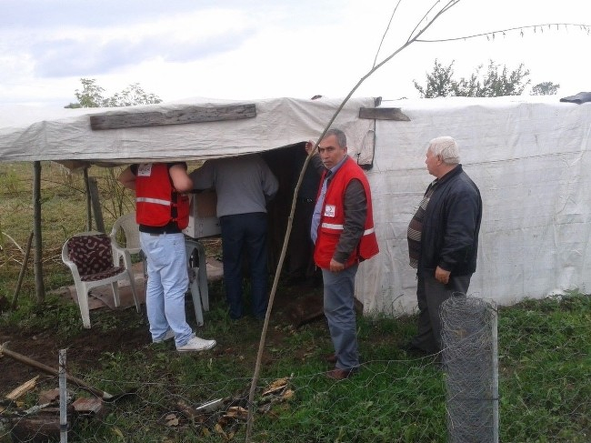Çadırevini Su Basan Köylüye Kızılay Yardım Etti