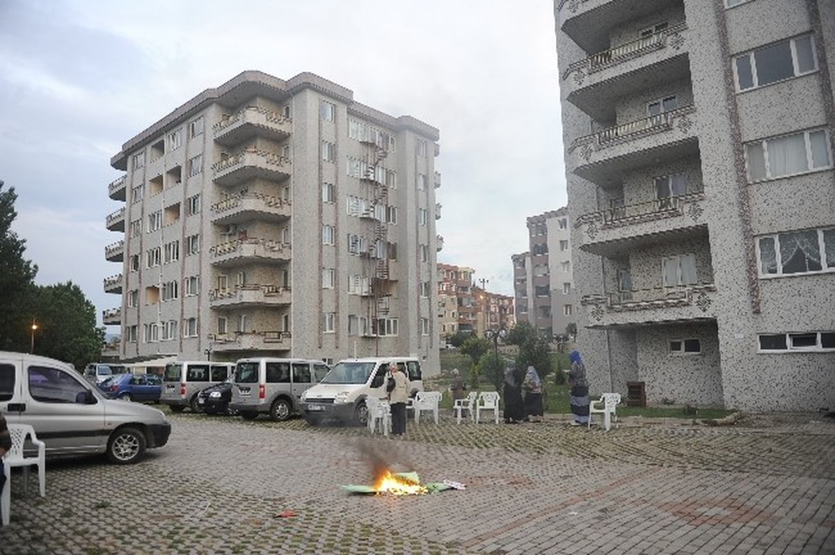 Çanakkale\'de Depreme Dayanıklı Olmayan 10 Bina Boşaltıldı