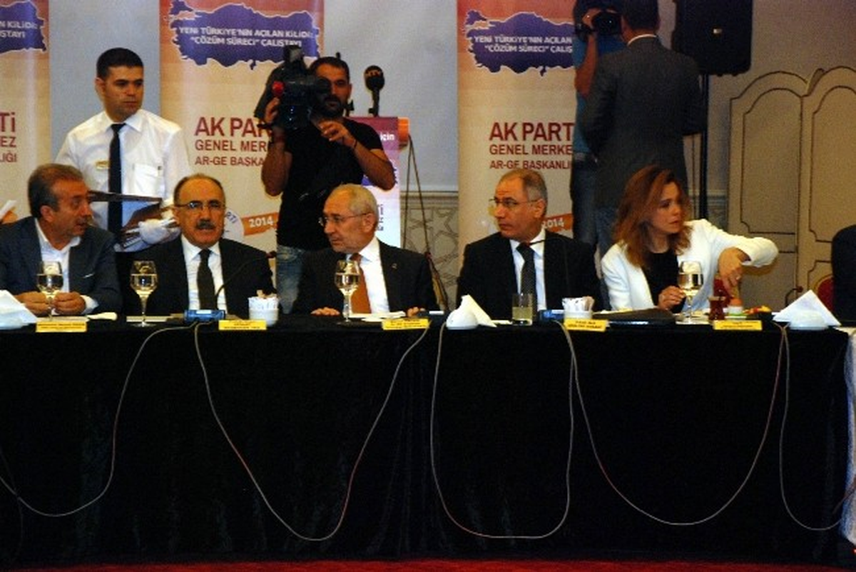 Diyarbakır\'da Çözüm Süreci Çalıştayı