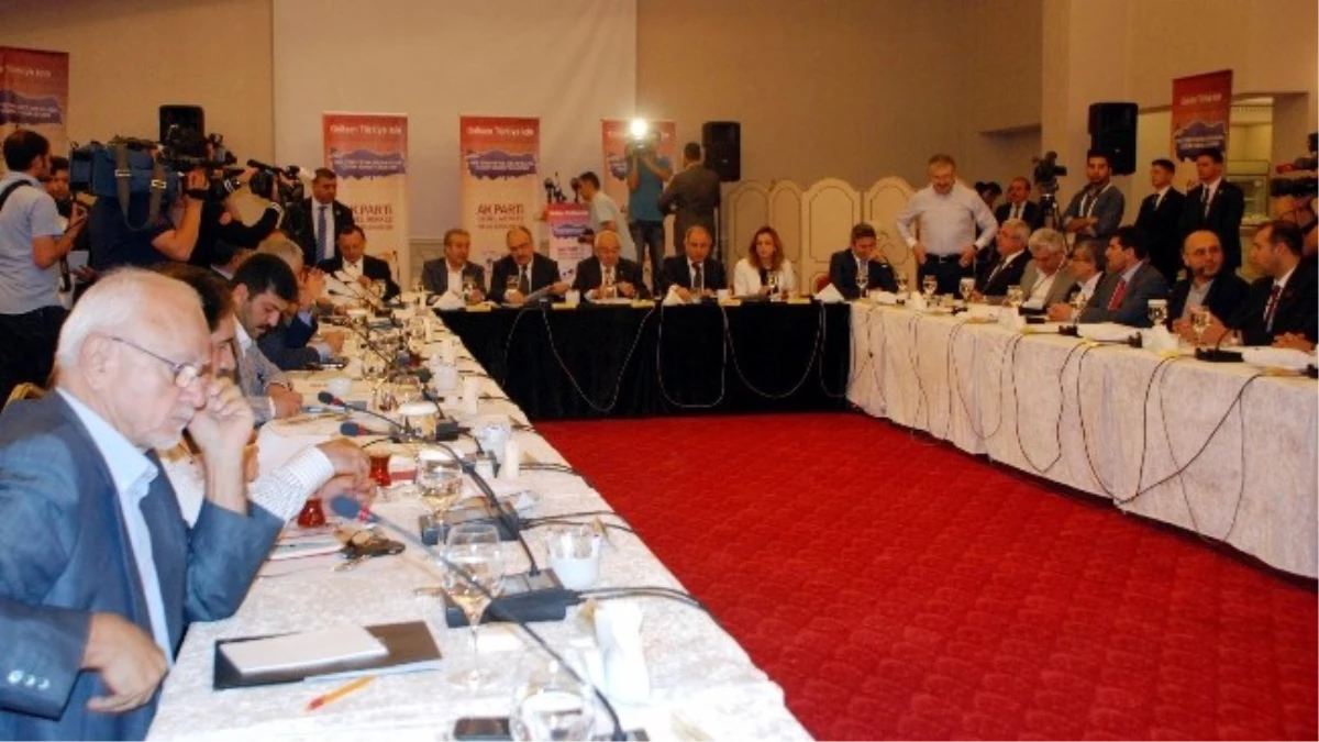 Diyarbakır\'da Çözüm Süreci Çalıştayı