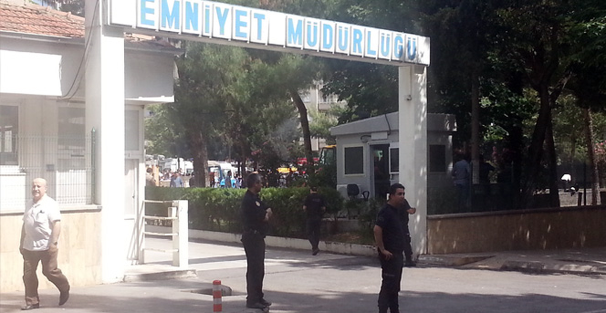 Emniyet Müdürlüğü Bahçesinde Patlama