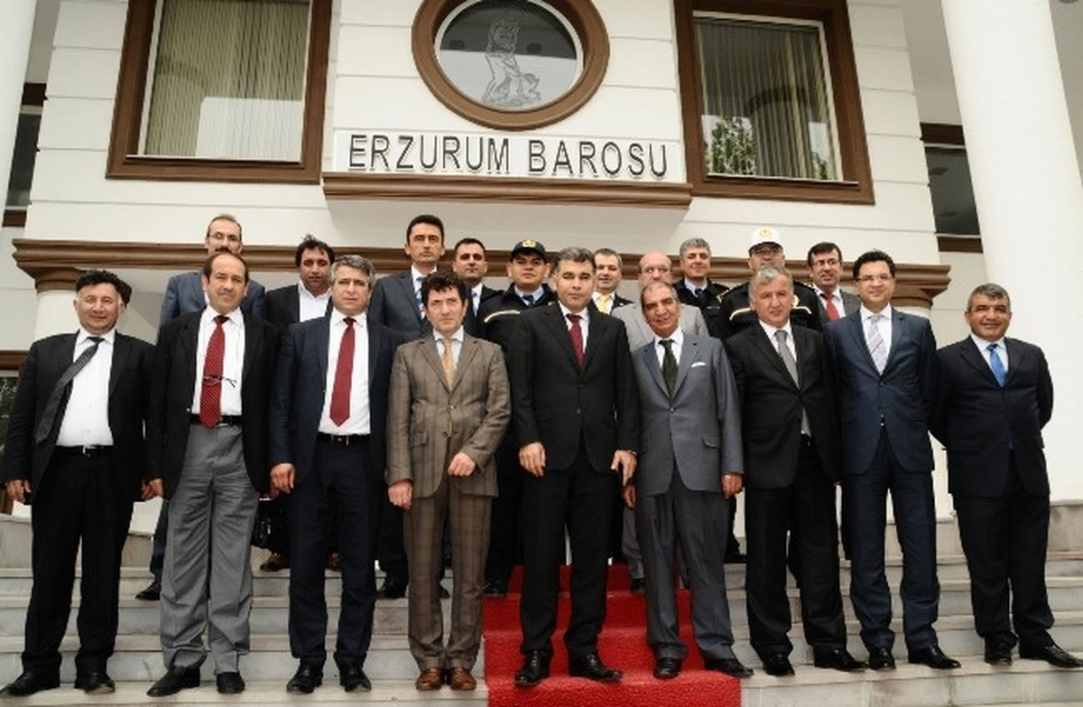 Erzurum Baro Başkanı Avukat Terzioğlu\'dan Emniyet Müdürü Karabörk ve Polis Şeflerine Yemek