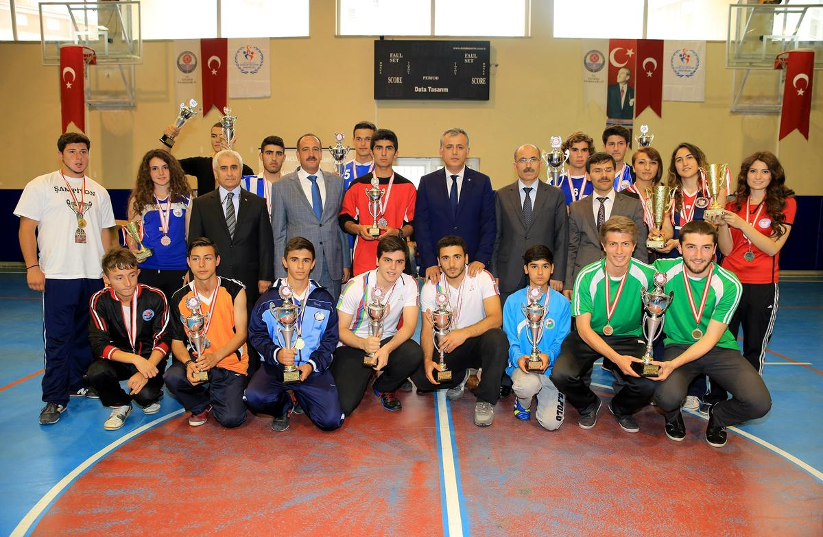 Gölbaşı\'nda Kaymakamlık Ödülleri Sahipleri Buldu