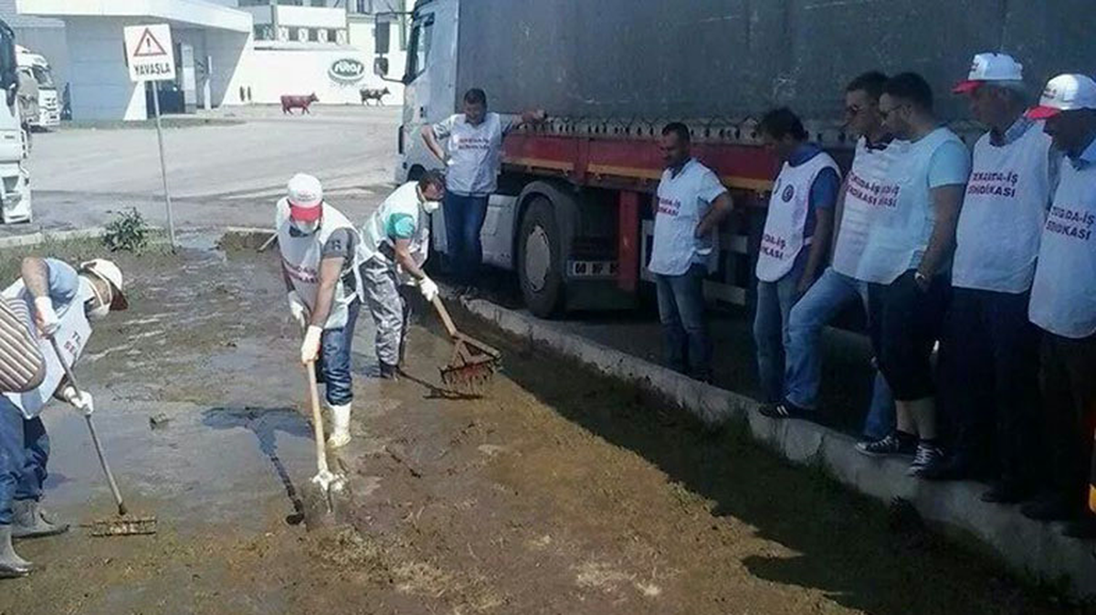 Sütaş İşçileri: Görüşmezse Eylemi Genişleteceğiz