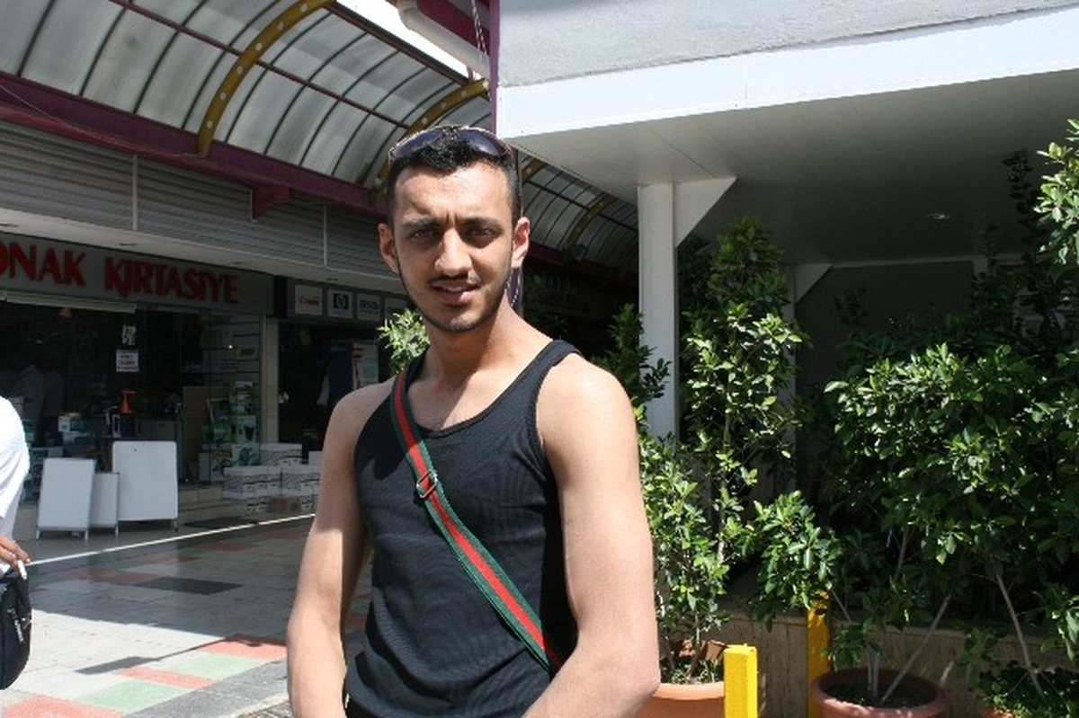 İngiliz Turist Kapkaççıyı Pişman Etti