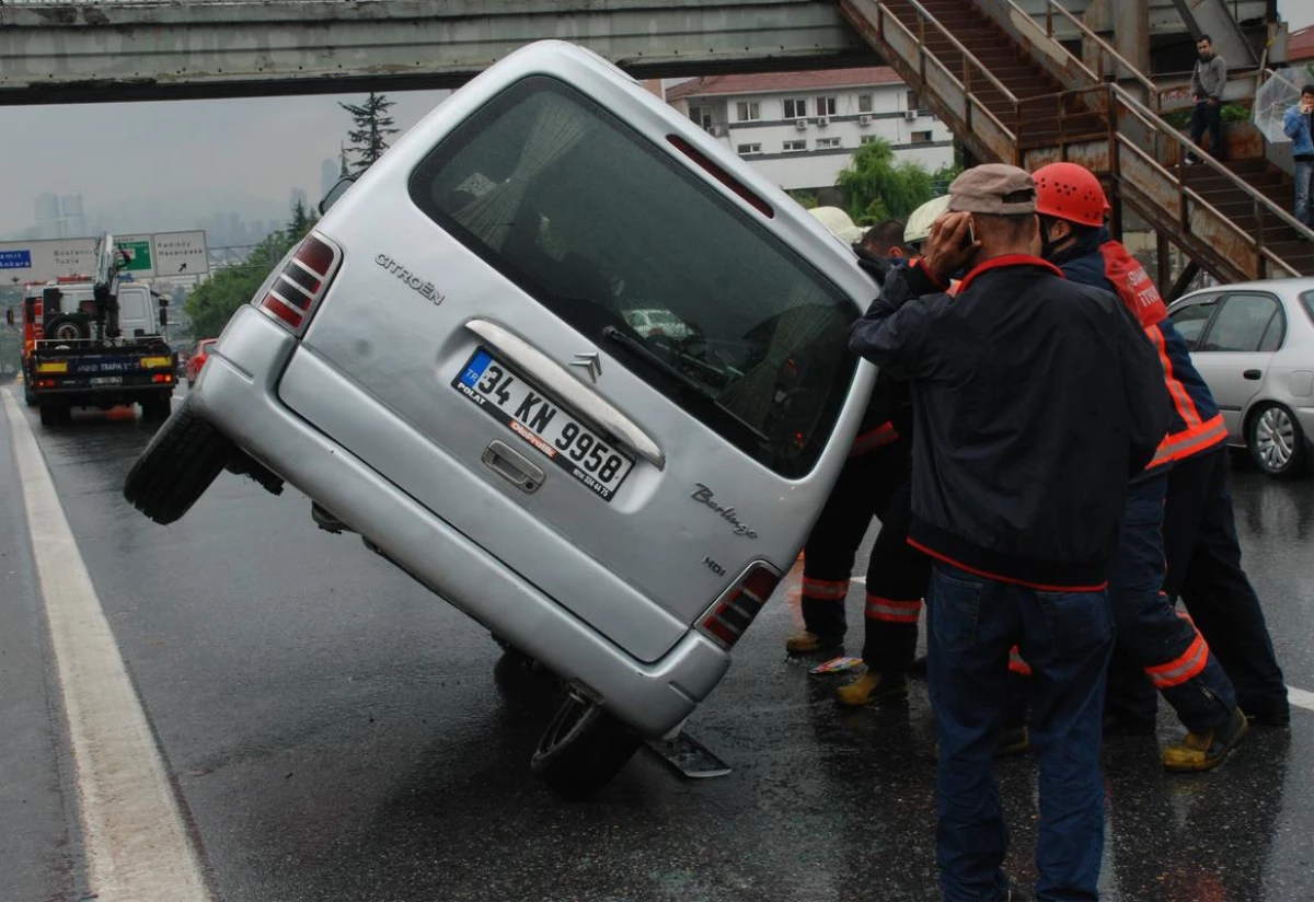 Kadıköy\'de Trafik Kazası