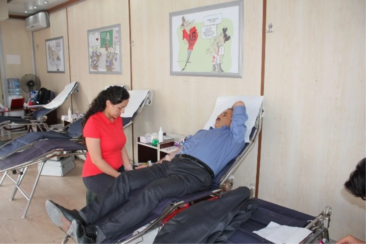 Korkuteli\'nde İki Günde 109 Ünite Kan Bağışı Yapıldı