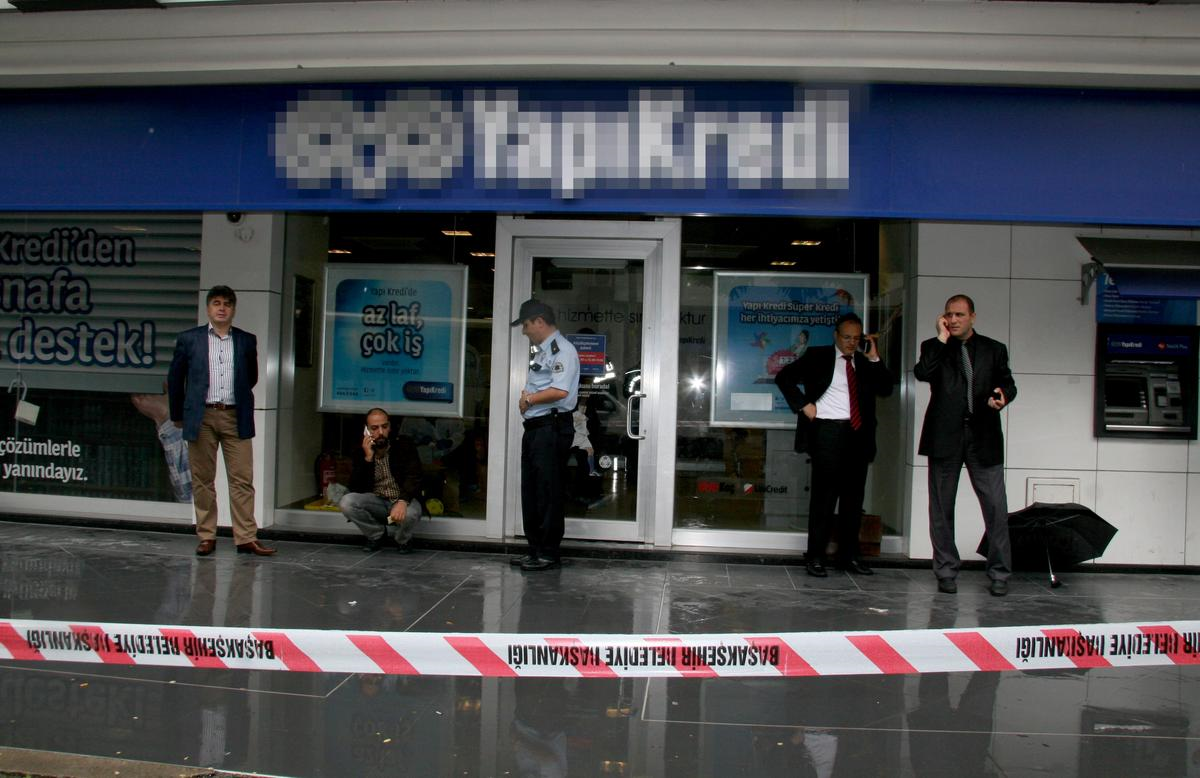Küçükçekmece\'de Banka Soygunu