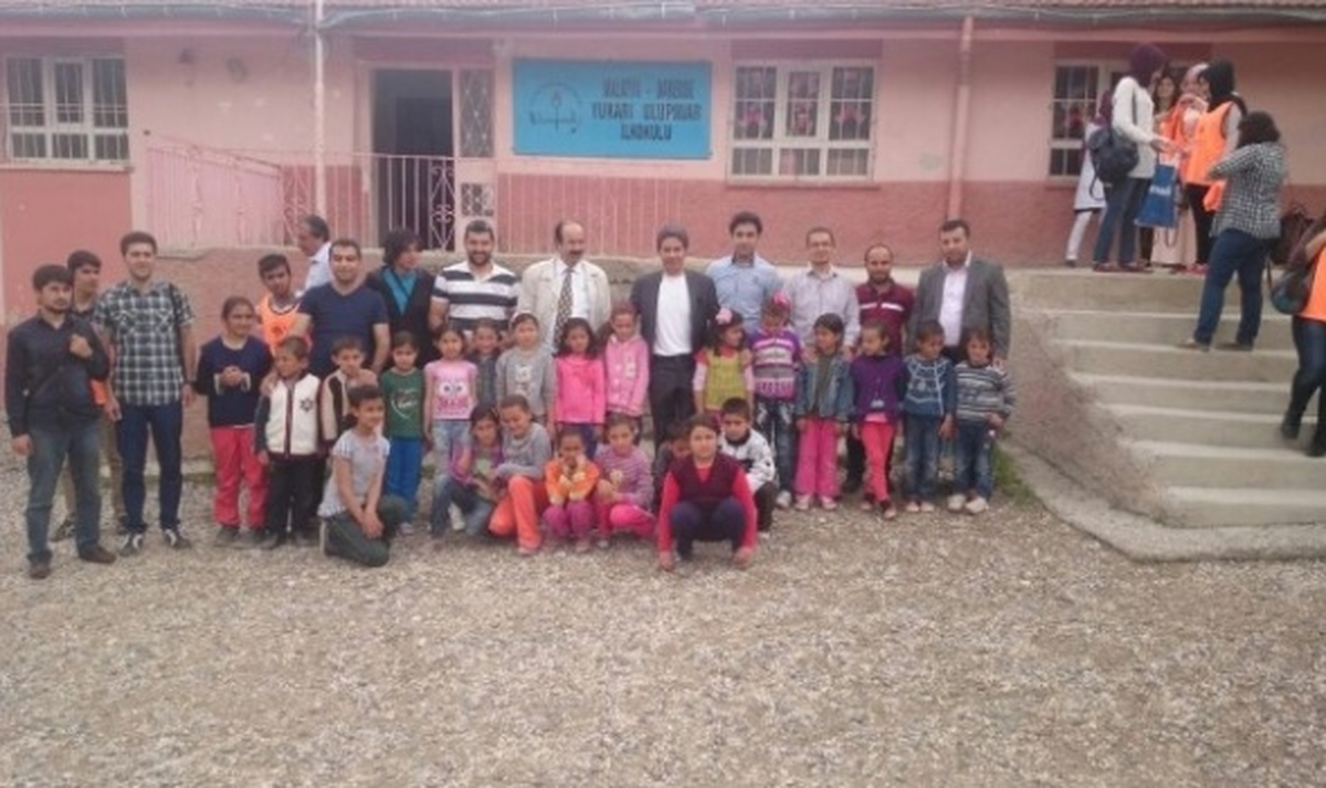Malatya\'da Birlik Vakfından Öğrencilere Yardım