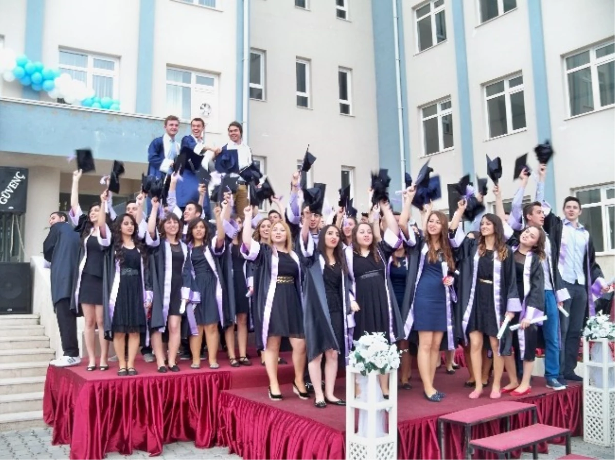 Malkara Gazi Ömer Bey Anadolu Lisesi 91 Mezun Verdi