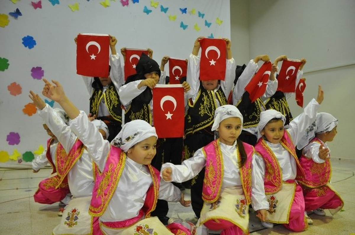 Miniklerden Yıl Sonu Büyük Gösterisi