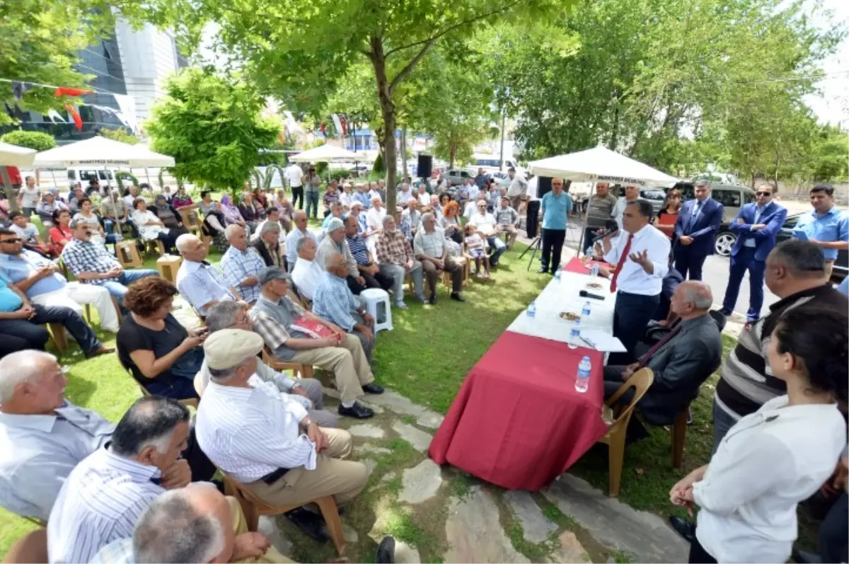 Muratpaşa Belediye Başkanı Uysal, Zümrüt Mahallesi'nde