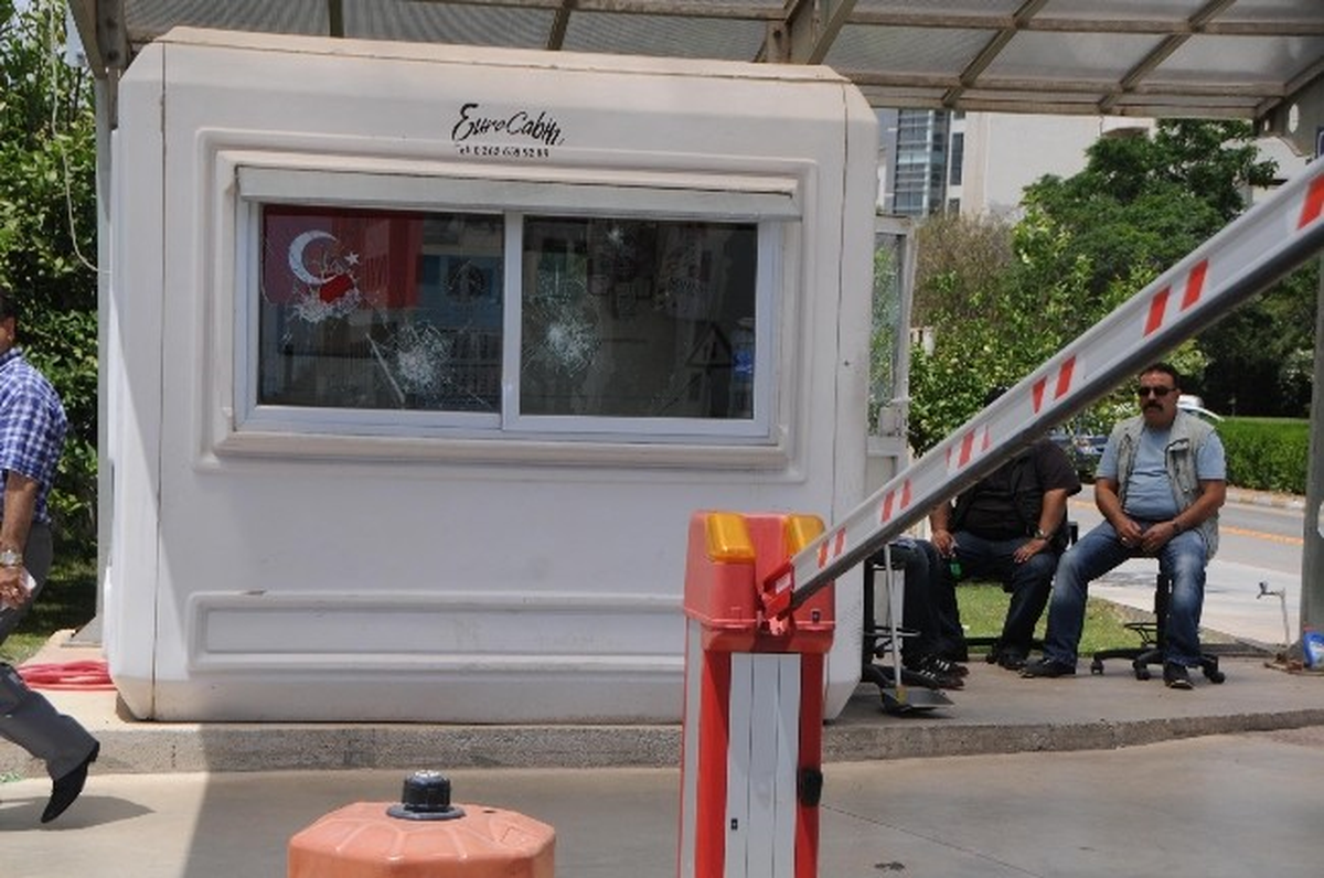 Polisten Gaz\'sız Müdahale