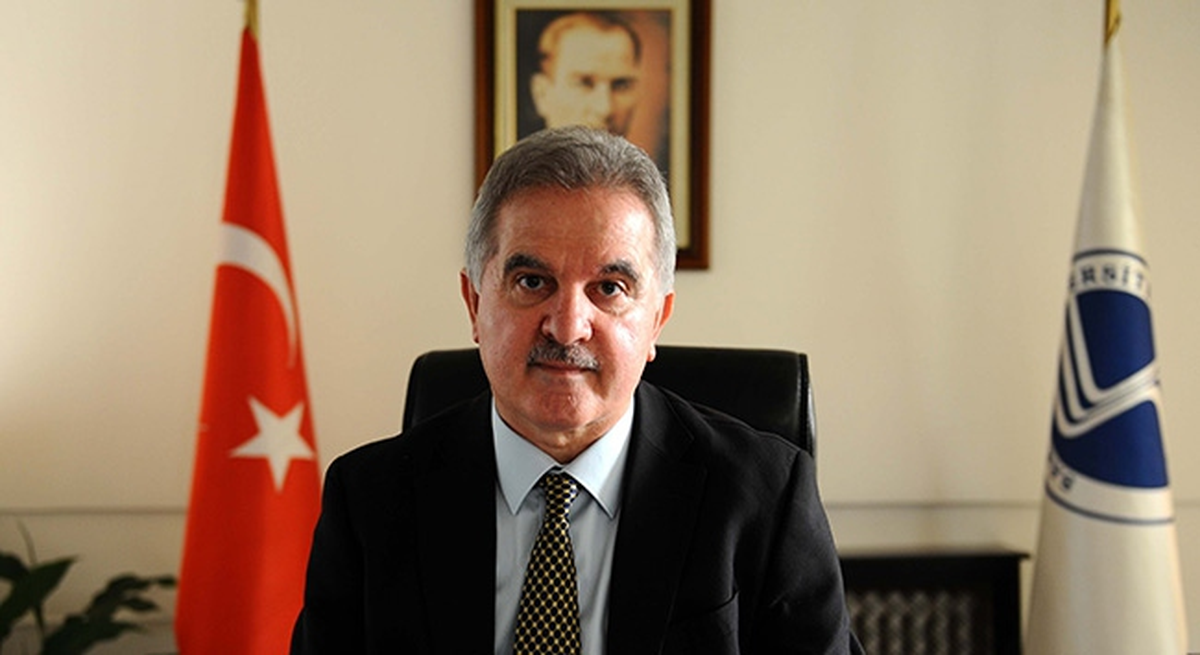 SAÜ Rektörü Elmas\'a Uluslararası Ödül