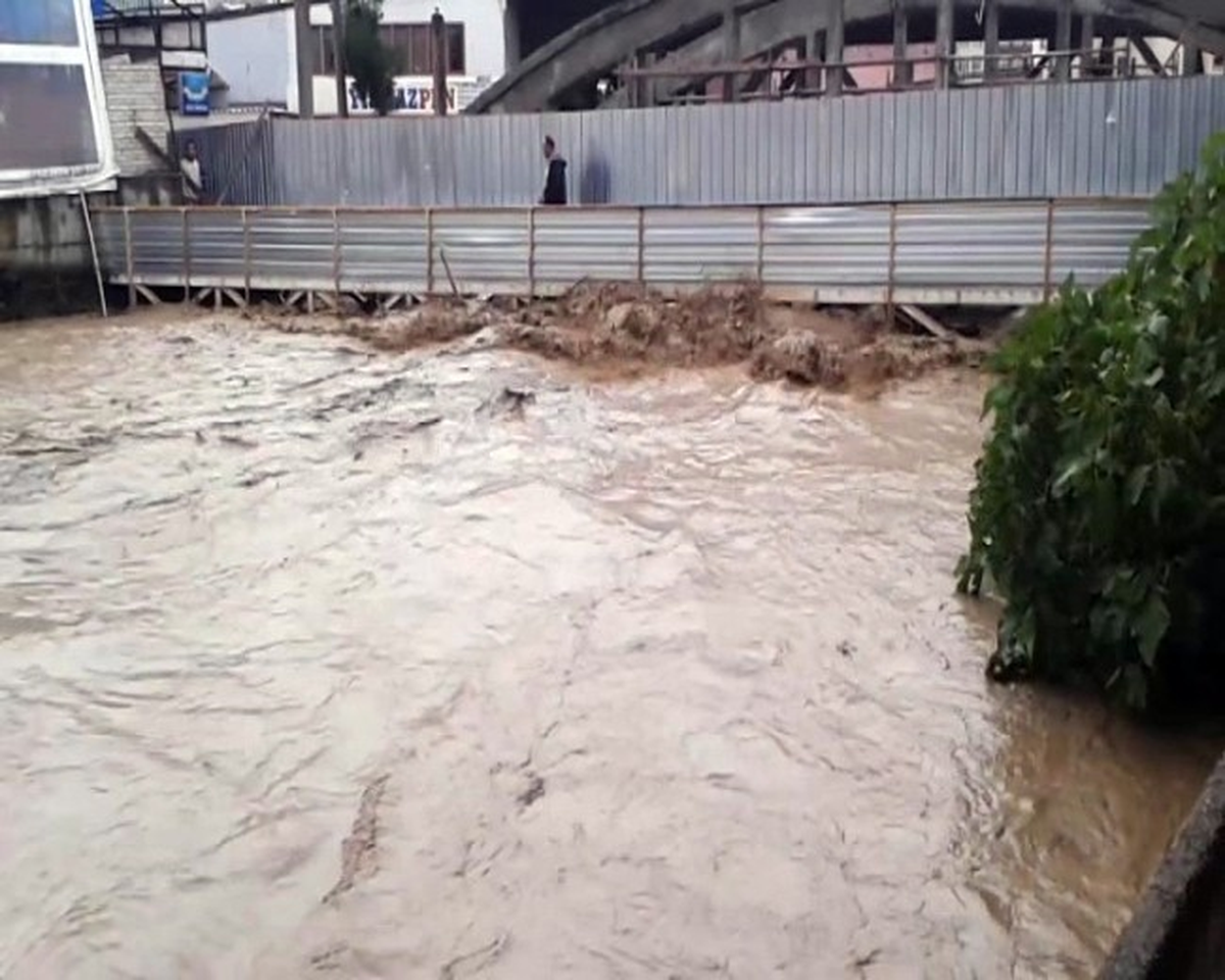 Sel Sularına Kapılmaktan Dakikalarla Kurtuldu