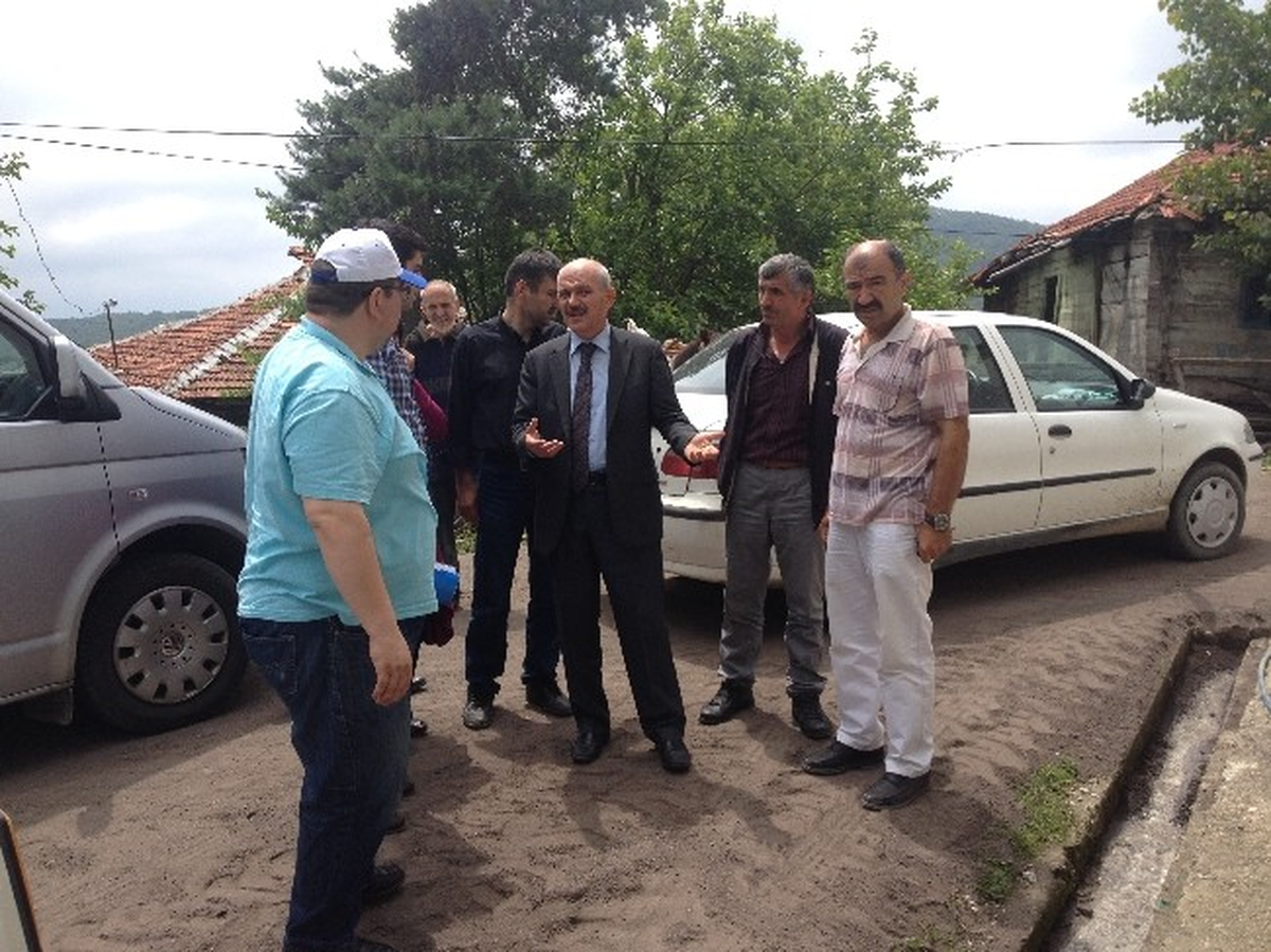 Uzun, Heyelan Kapsamındaki Değirmenyanı Köyünde İnceleme Yaptı