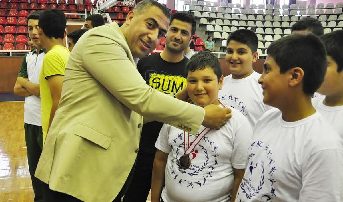 Voleybolcular Ödüllerini Aldı