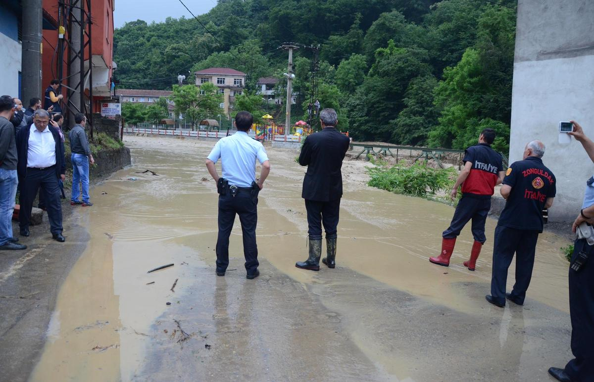 Zonguldak-Ankara Yolu Trafiğe Kapandı