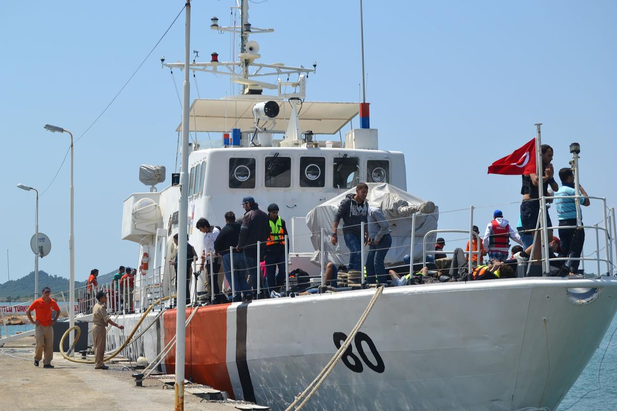 Ayvalık Açıklarında 78 Kaçak Yakalandı