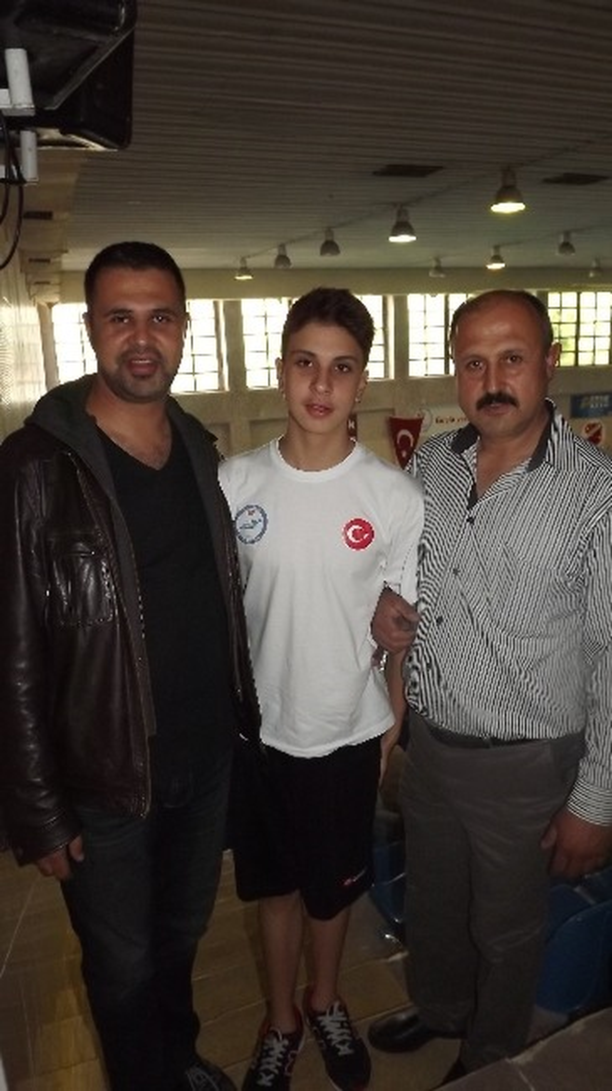 Başarılı Yüzücü Bir Günde Üç Birincilik Alarak Rekor Kırdı