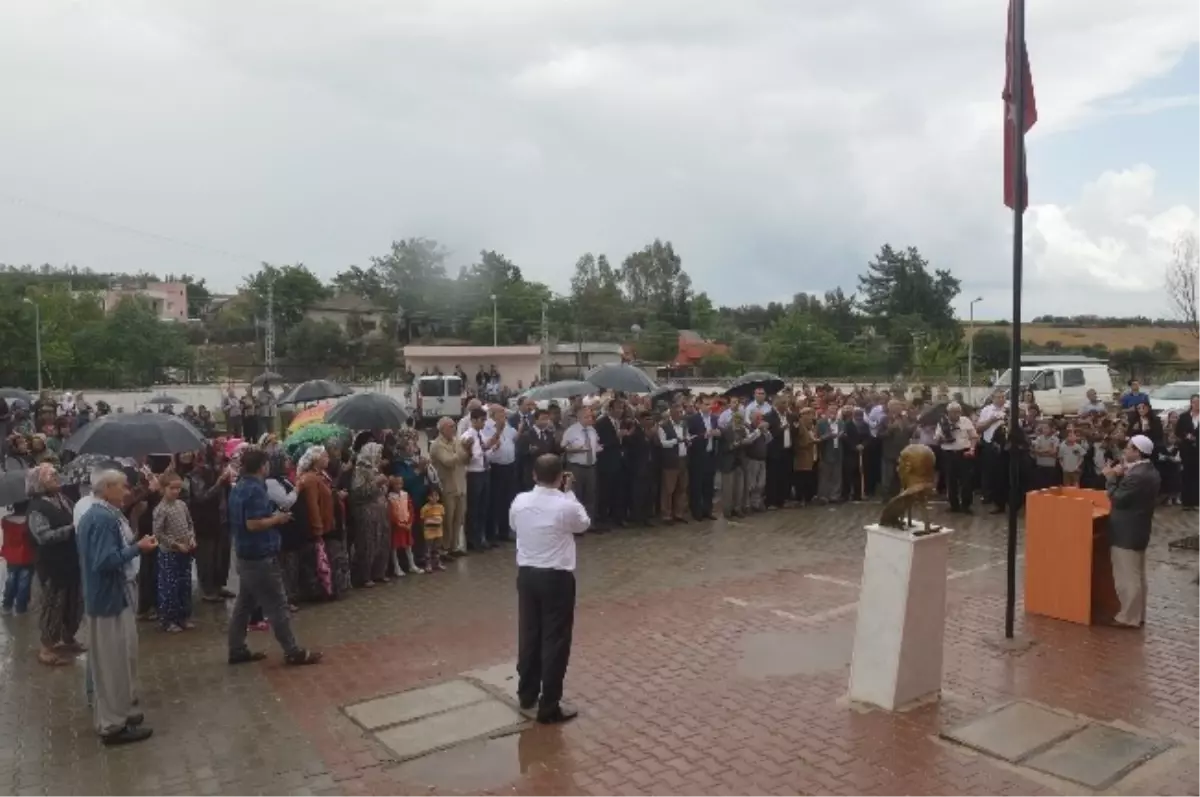 Dokuztekne Mahallesindeki Okula Şehit Polis Memuru Adem Çoban\'ın İsmi Verildi