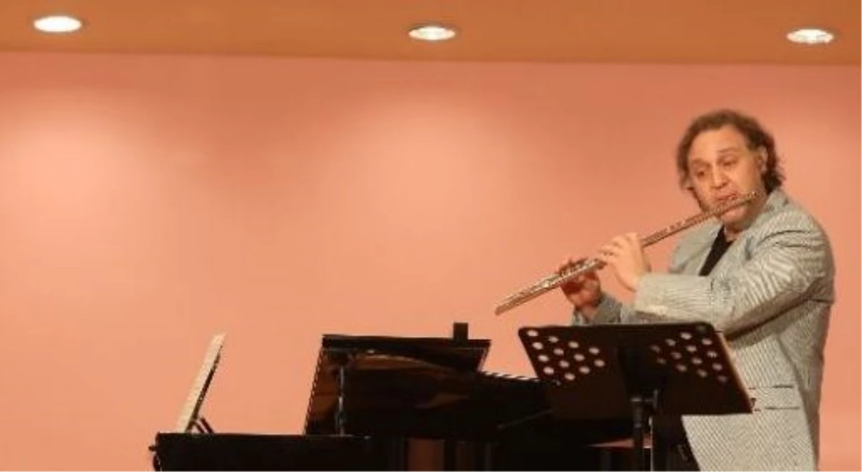 Flüt Sanatçısı Turgay\'dan Eskişehir\'de Konser