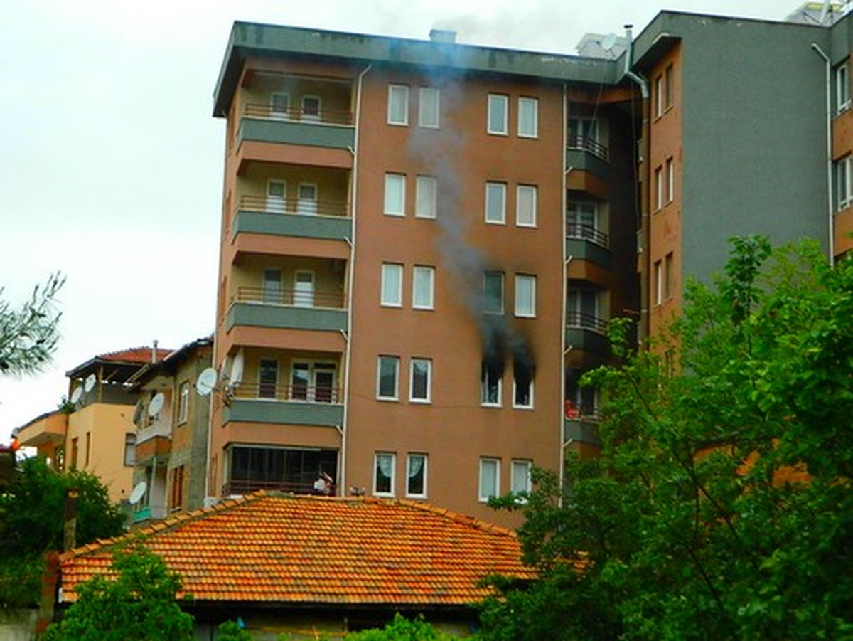 Osmancık\'ta Çıkan Yangında Ev Kullanılamaz Hale Geldi