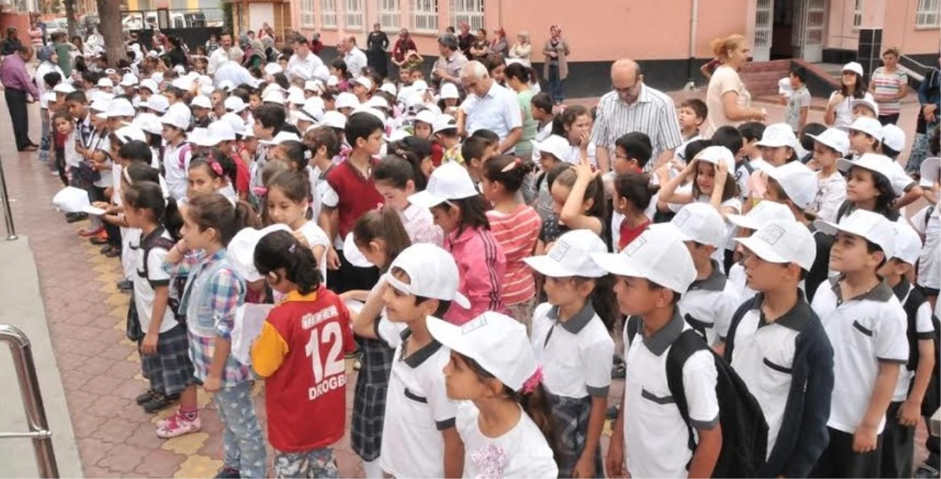 Osmaniye Belediyesi Çevreye Duyarlı Öğrenciyi Ödüllendirdi