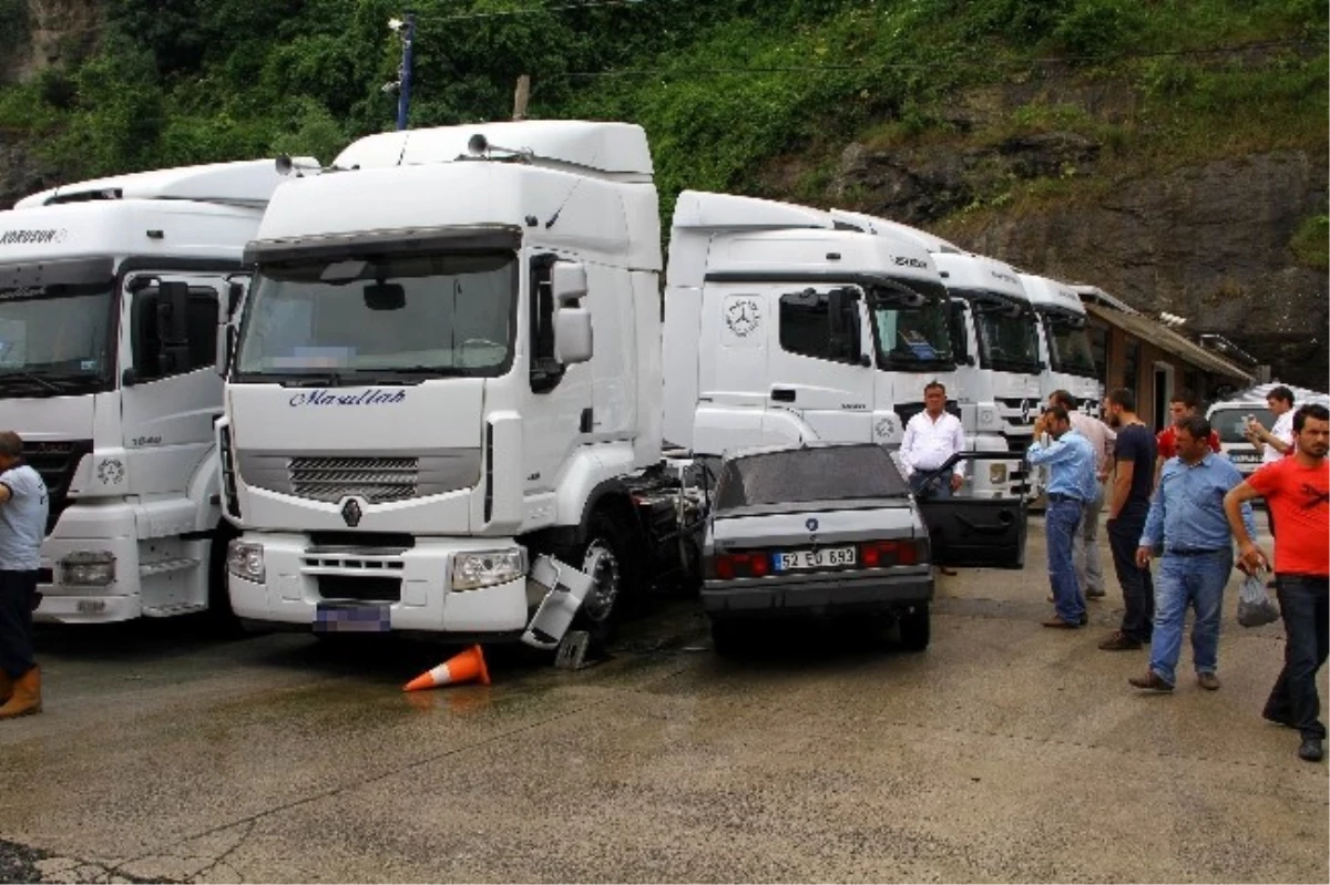 Samsun\'da Trafik Kazası: 4 Yaralı