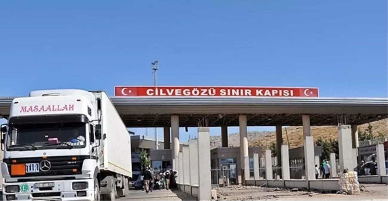 Cilvegözü\'nde Tır Şoförlerine Çocuk Felci Aşısı Yapılıyor