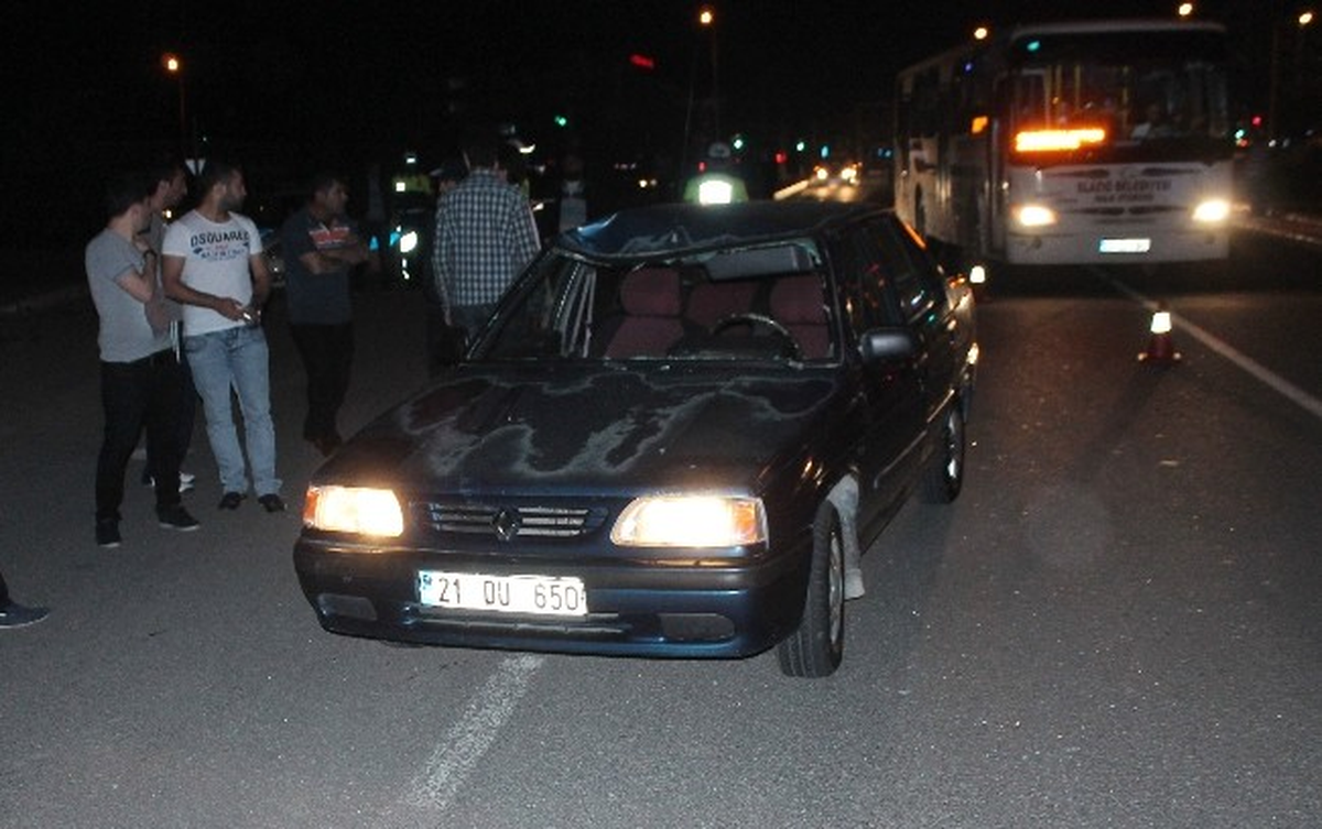 3 Kişinin Yaralandığı Kazaya Bakan Sürücü, Yayaya Çarptı