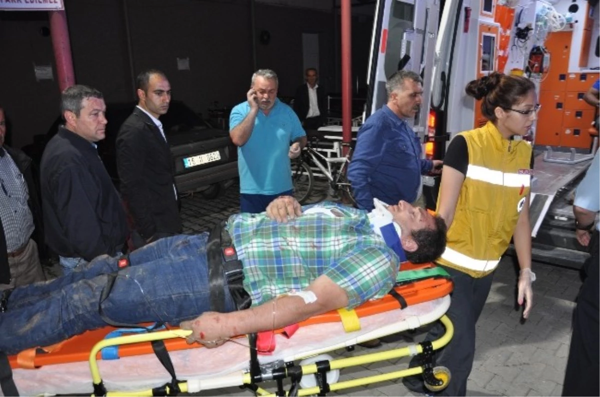 Bursa\'da Trafik Kazası: 3 Yaralı