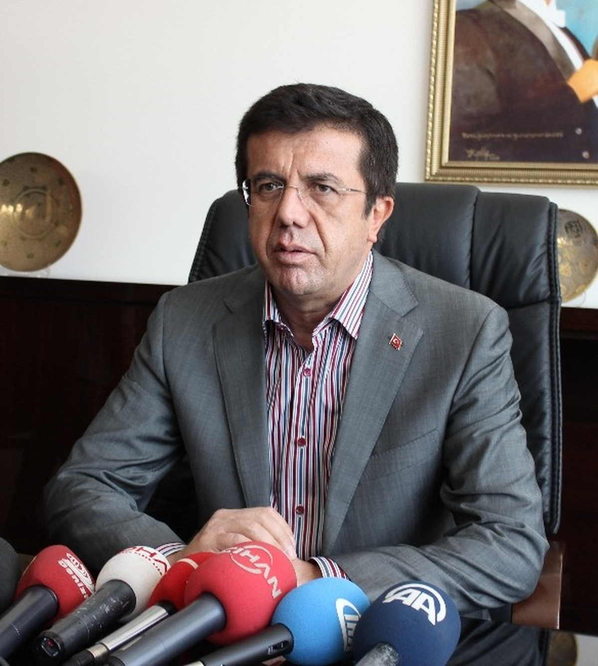 Ekonomi Bakanı Zeybekci: "Piyasa Faizleri Önümüzdeki Hafta Aşağı Yönlü Seyir İzleyecek"