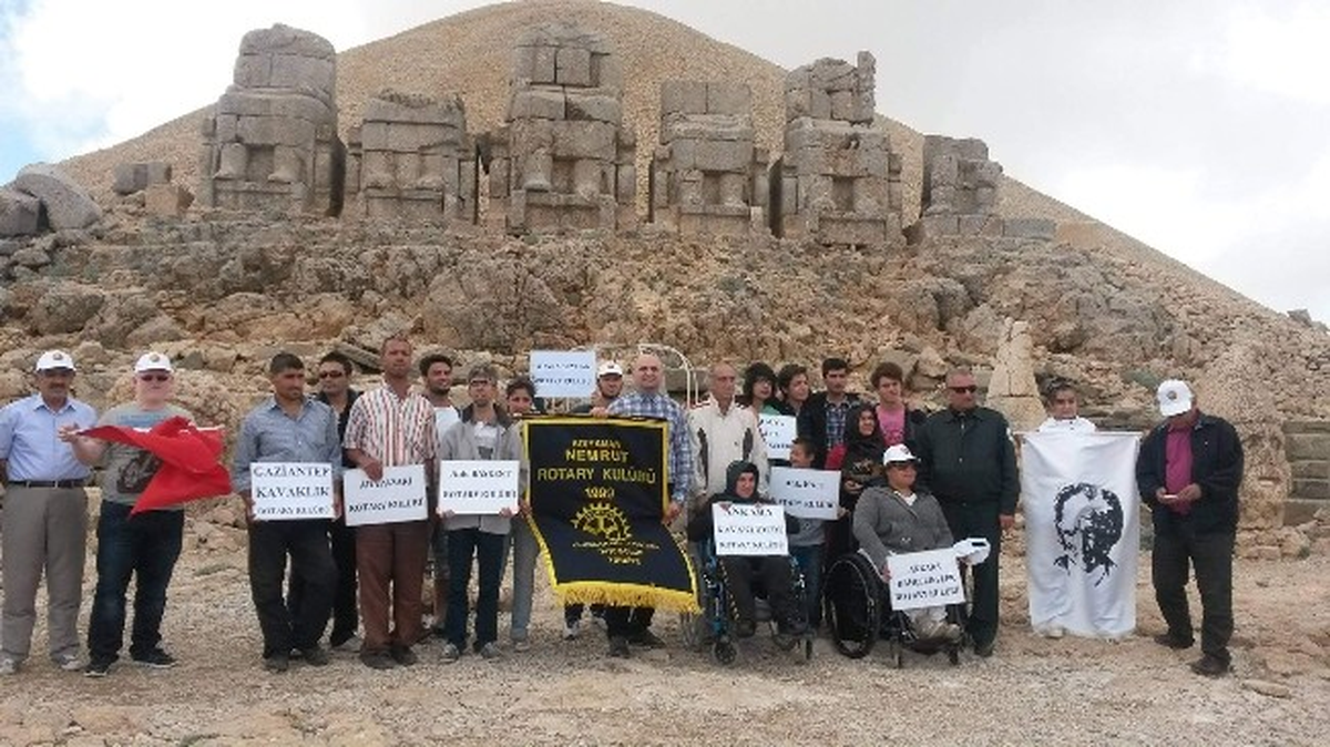 Engelliler Nemrut Dağı Zirvesinde