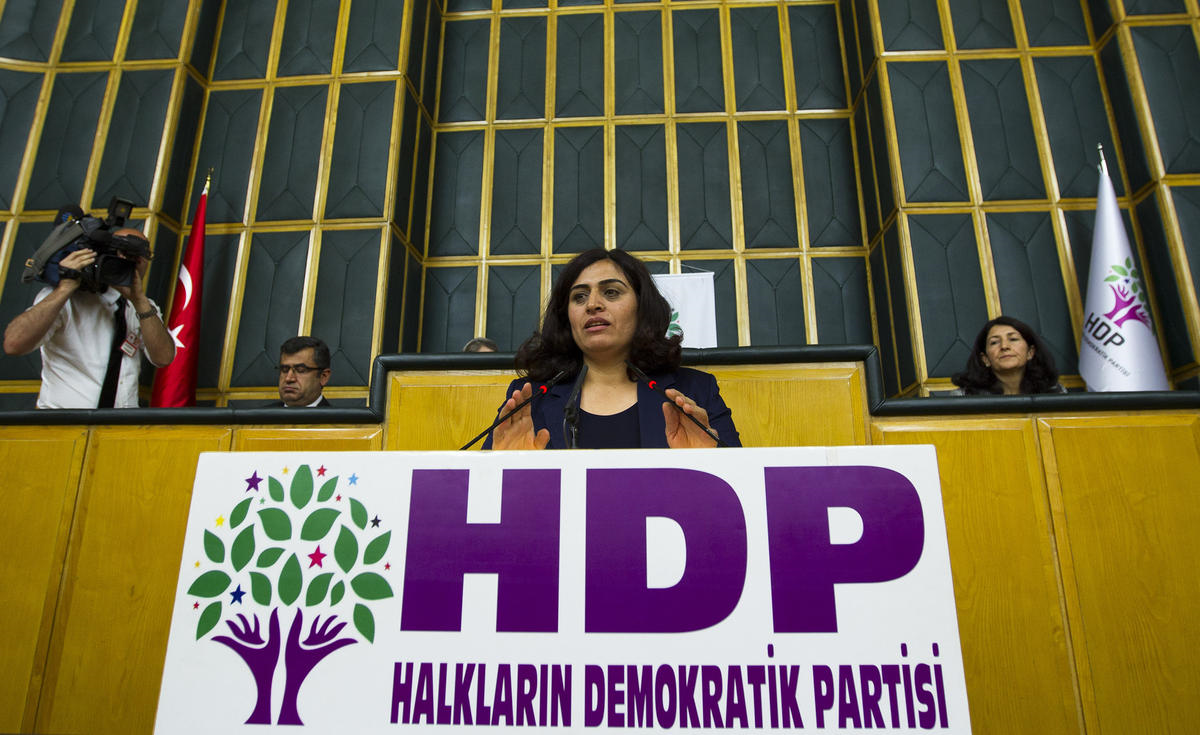HDP, Meclis Grubunu Lice\'de Topluyor
