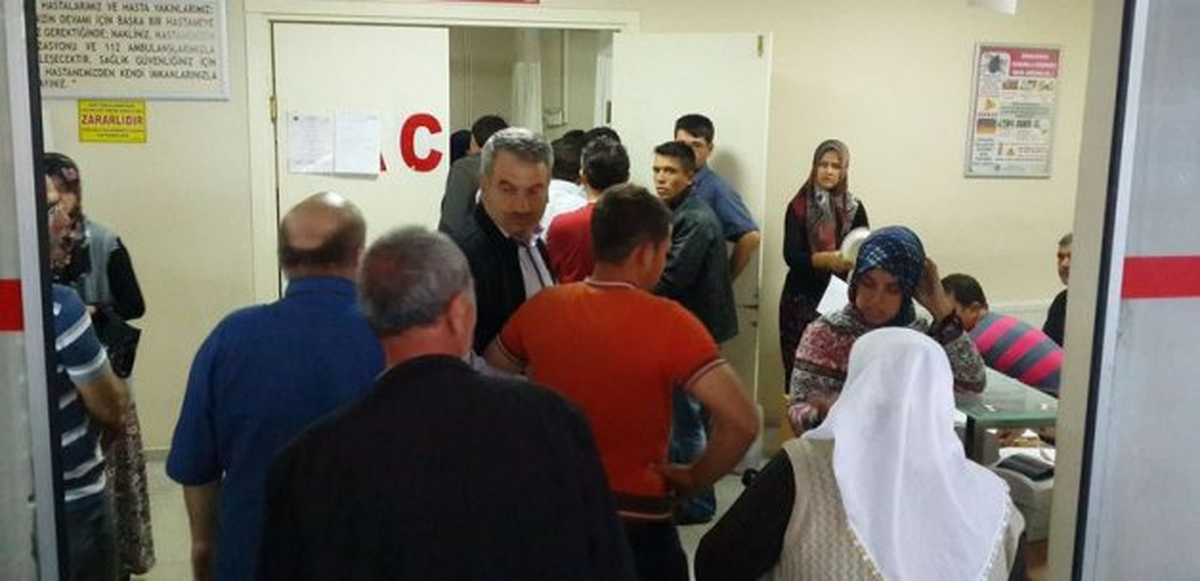Kırkağaç\'ta Düğün Yemeği 113 Kişiyi Zehirledi