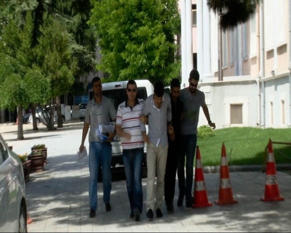 Suçüstü Yakalanan Telefon Dolandırıcıları Tutuklandı