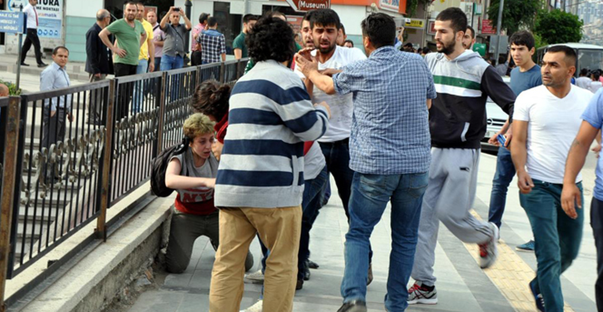 Tokat\'ta, Lice Protestocularına Linç Girişimi