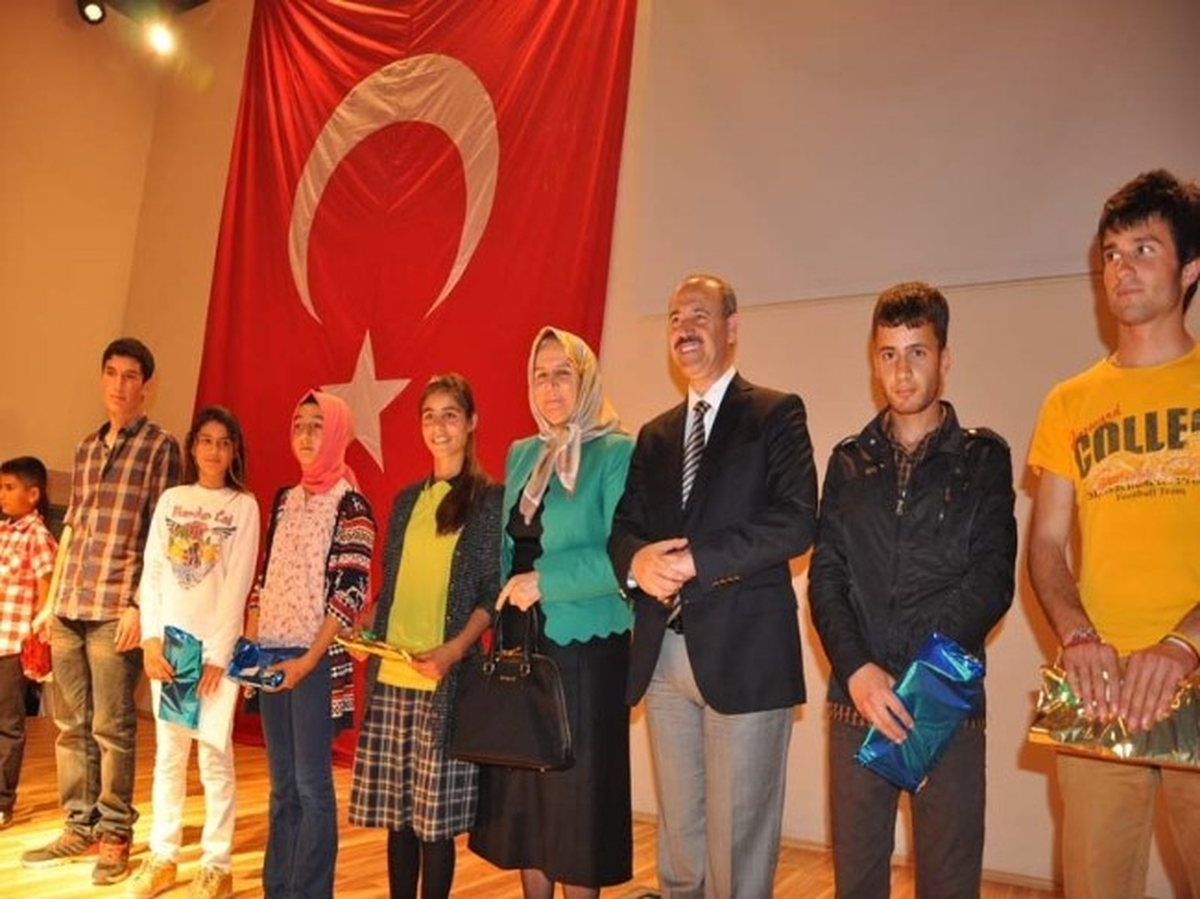 Vali Büyükersoy, Sergi Açılışına Katıldı