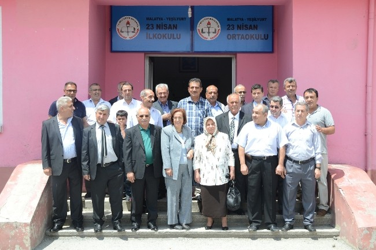 40 Yıl Sonra, Mezun Oldukları Okullarında Bir Araya Geldiler