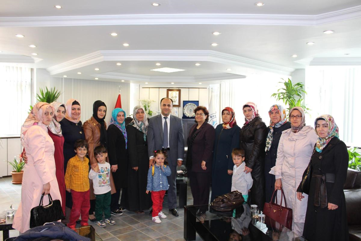 AK Parti Beyşehir Kadın Kolları Üyelerinden Başkan Özaltun'a Ziyaret