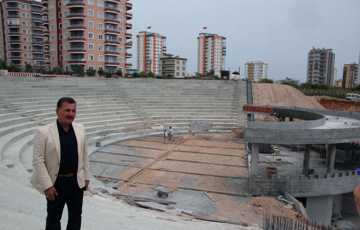 Amfi Tiyatro ve Olimpik Yüzme Havuzu Çalışmaları Devam Ediyor